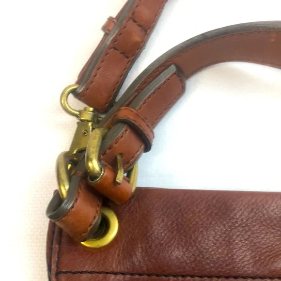 Fossil Women’s Long Live Vintage Leather Explorer Hobo Bag Dark Brown - Picture 4 of 16